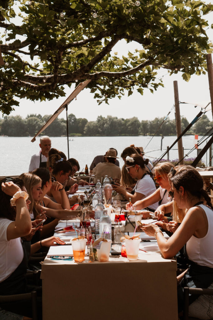 H7_PaintandDrink-Bodensee_Teambuilding-Junggesellenabschied_Strandhaus-Heaven7_11