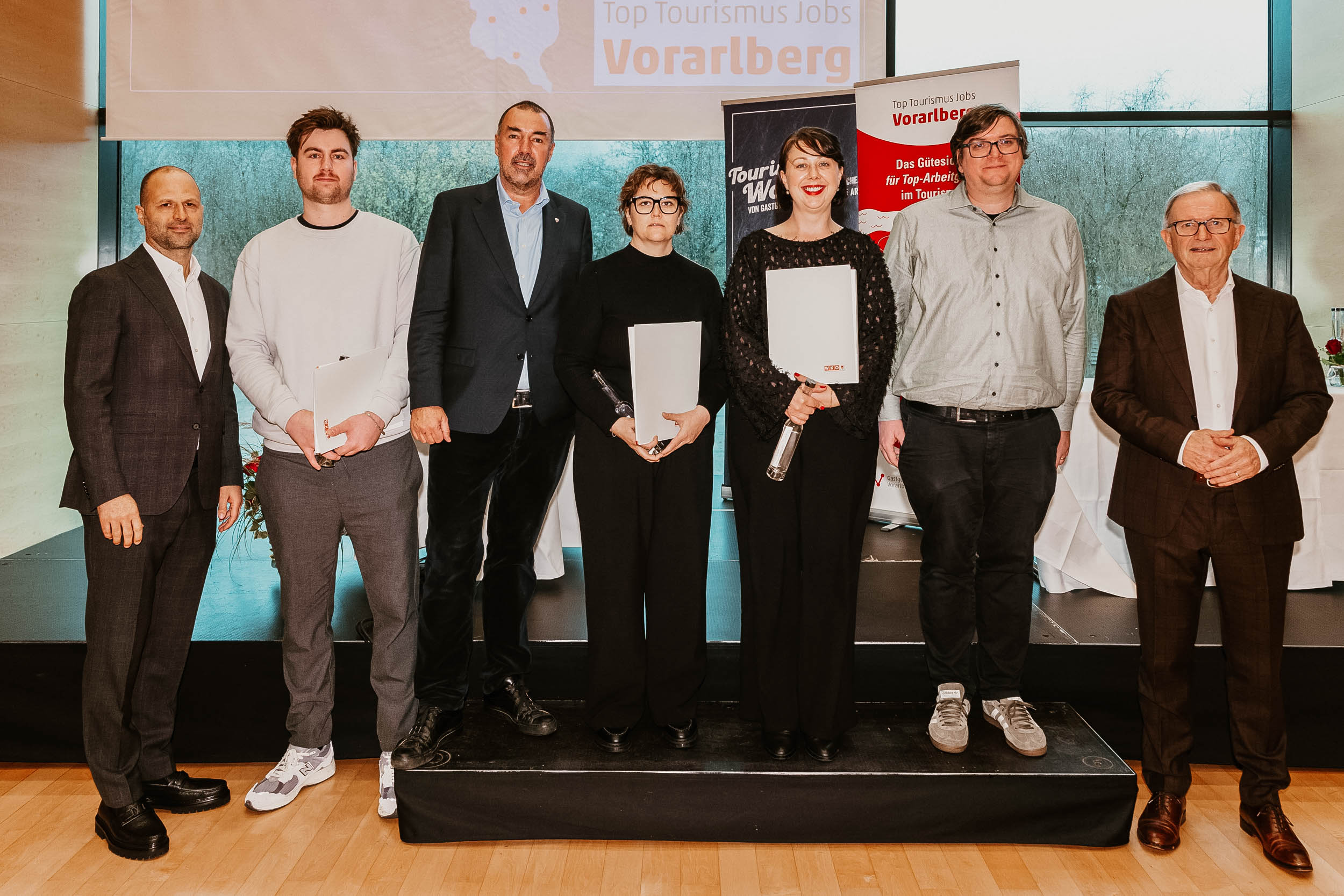 Bregenz, am 17.11.2025Vbg Tourismuswoche, wko, Ehrungen, Gastronomie,Kerstin Biedermann-Smith, Mike Pansi, Heike Ladurner Strolz, Marco Tittler, Susanne Kraus-Winkler, Karlheinz Kopf, Astrid Steharnig-Staudinger, Markus Kegele