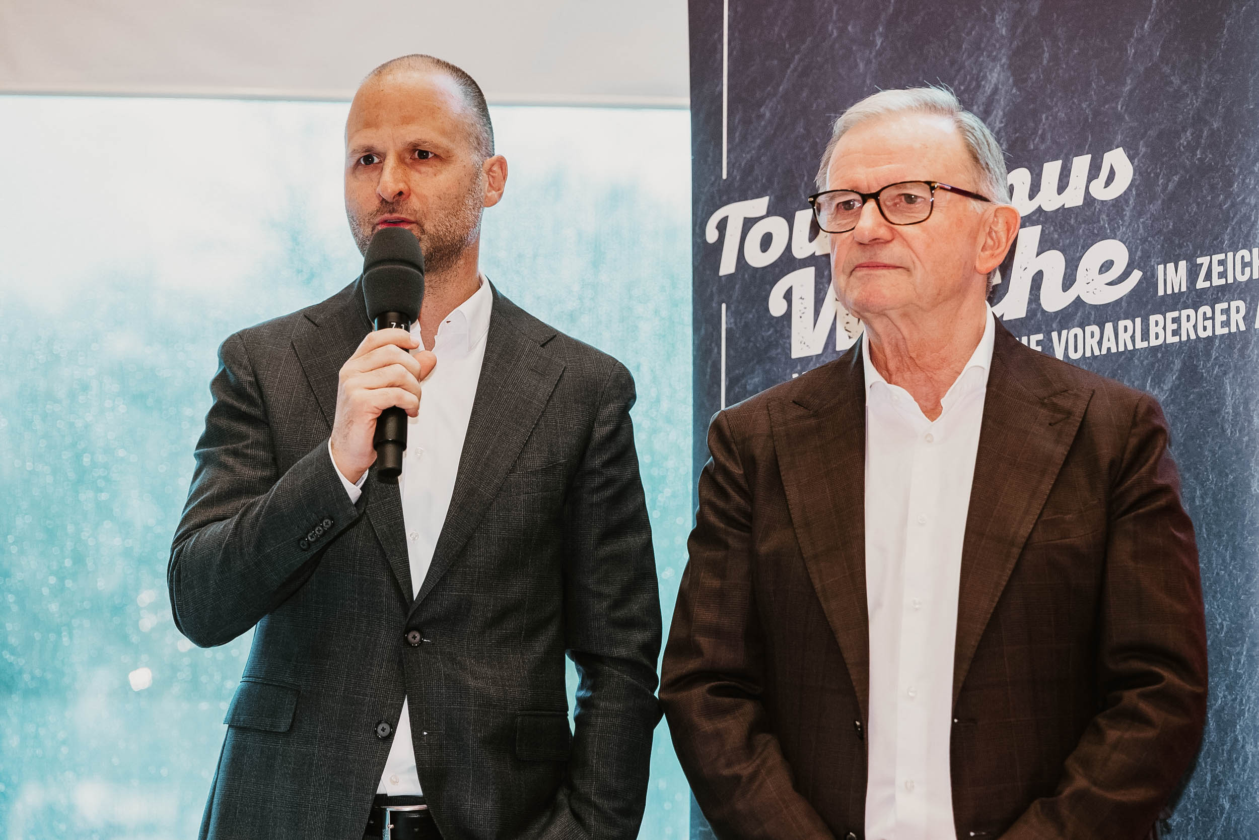 Bregenz, am 17.11.2025Vbg Tourismuswoche, wko, Ehrungen, Gastronomie,Kerstin Biedermann-Smith, Mike Pansi, Heike Ladurner Strolz, Marco Tittler, Susanne Kraus-Winkler, Karlheinz Kopf, Astrid Steharnig-Staudinger, Markus Kegele