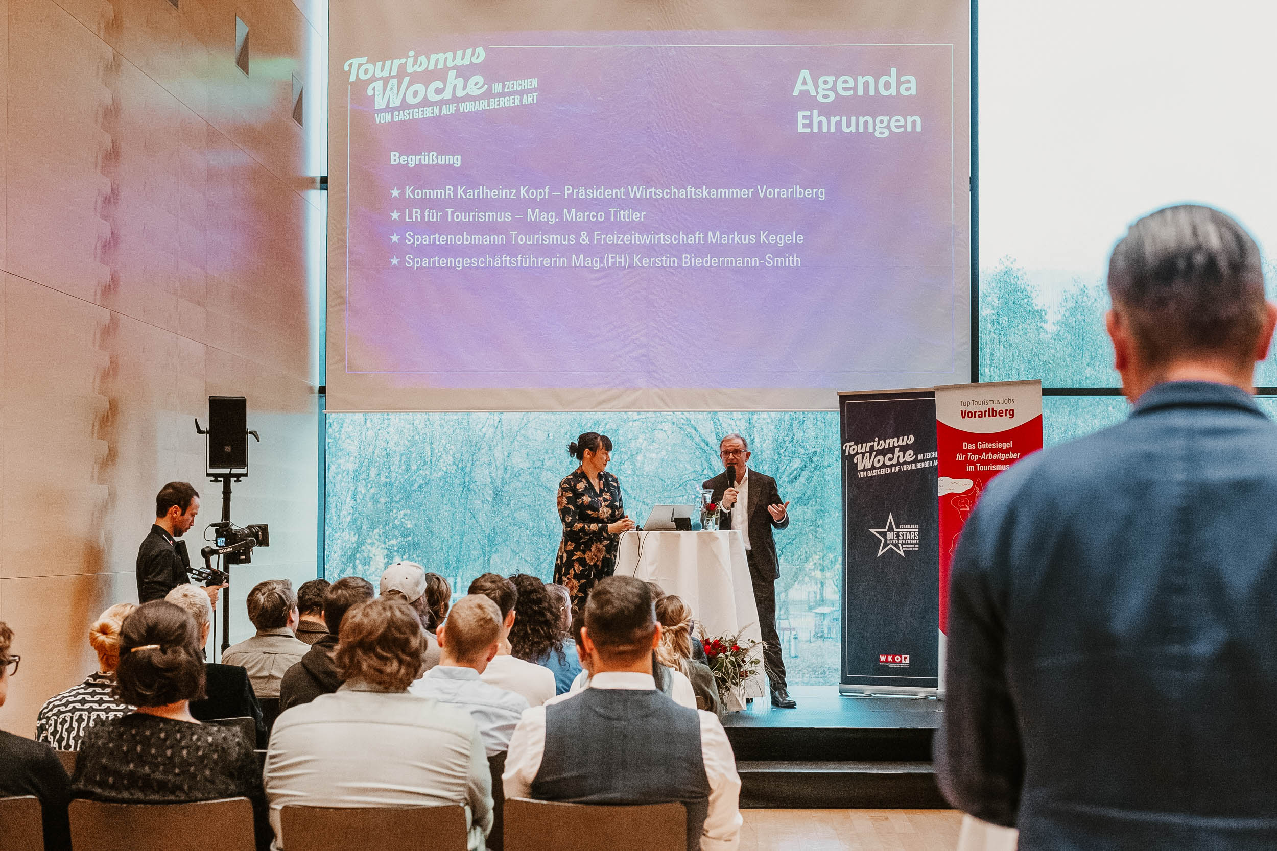 Bregenz, am 17.11.2025Vbg Tourismuswoche, wko, Ehrungen, Gastronomie,Kerstin Biedermann-Smith, Mike Pansi, Heike Ladurner Strolz, Marco Tittler, Susanne Kraus-Winkler, Karlheinz Kopf, Astrid Steharnig-Staudinger, Markus Kegele