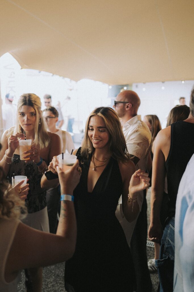 DayDance_HeavenSeven-Strandhaus-Bodensee_Laurin-Lorünser_Market33_6