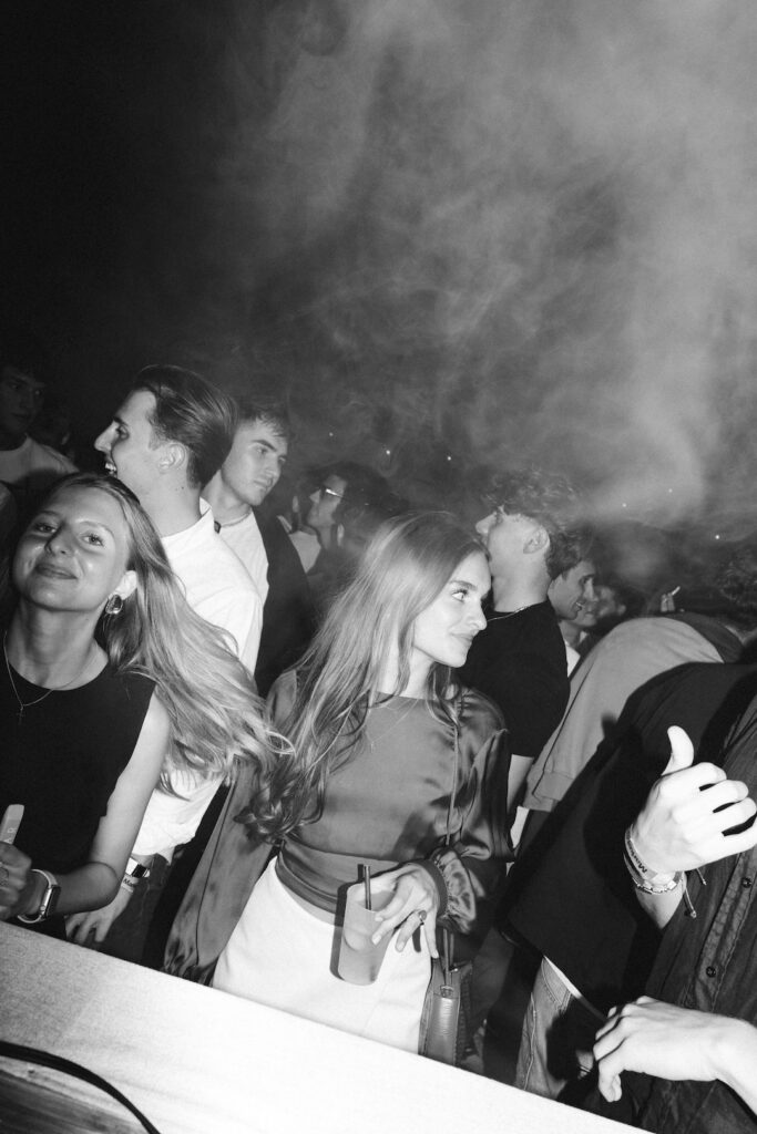 DayDance_HeavenSeven-Strandhaus-Bodensee_Laurin-Lorünser_Market33_7