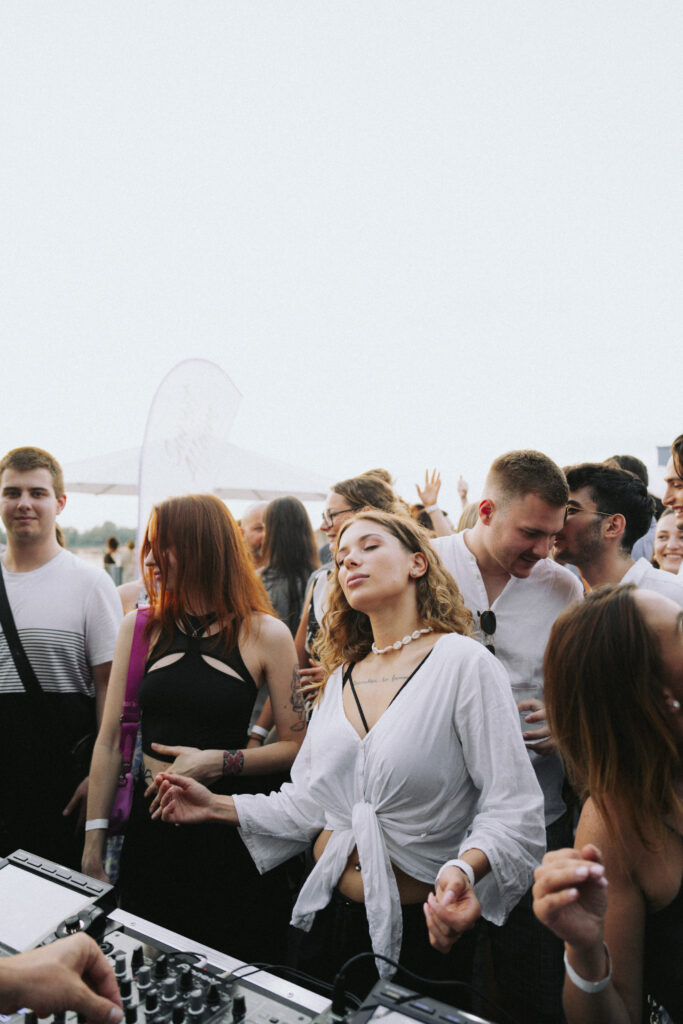 heaven7.at-sunsetaffairs_Credit_LaurinLoruenser_StrandhausHard_August2470